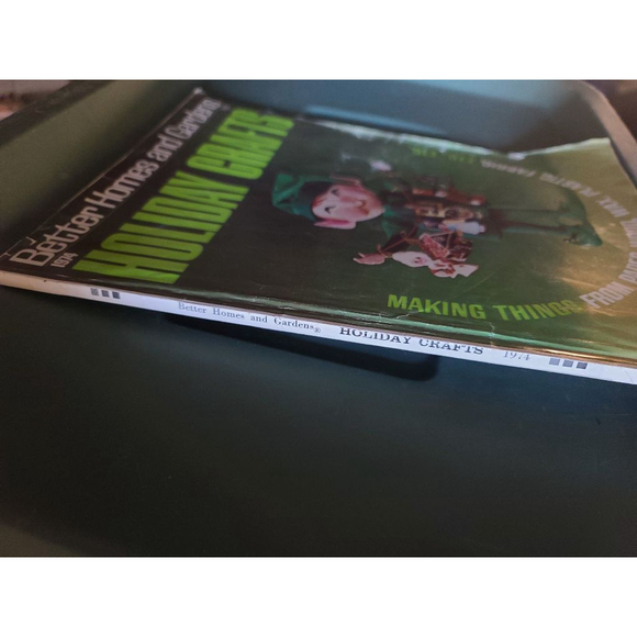 Vintage Better Homes & Gardens Holiday Crafts Magazine 1974 - Picture 7 of 7